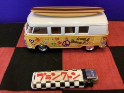 画像2: 1962年ワーゲンバスプルバックミニカー（フラワームーブメント仕様/イエロー/サーフボード付き）