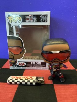 画像1: ファンコポップ！ ボビングヘッド　THE FALCON AND THE WINTER SOLDIER（ファルコン/FALCON）700