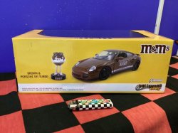 画像4: M&M's  ダイキャストカー　PORSCHE  911 TURBO  ブラウンフィギュア付き
