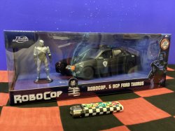 画像2: ロボコップ　ダイキャストカー　ロボコップフィギュア付　（ROBOCOP 6 OCP FORD TAURUS/ JADATOYS社製)