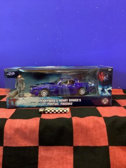 画像1: ペニーワイズ　ダイキャストカー フィギュア付き(IT PENNYWISE & HENRY BOWER'S PONTIAC FIREBIRD / JADATOYS社製)