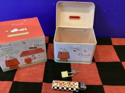 画像5: スヌーピー　カギ付き缶バンク(ハウス)
