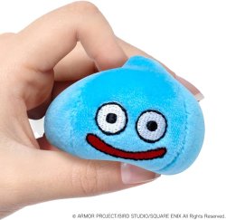 画像2: ドラゴンクエスト　スマイルスライムぎゅっとにぎろう！　ミニぬいぐるみ（スライム）
