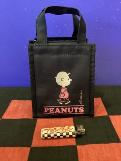 画像1: PEANUTS　保冷ランチバッグスクエアSS（ブラック/チャーリーブラウン）