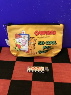 画像2: ガーフィールド　フラットポーチ　(イエロー)  