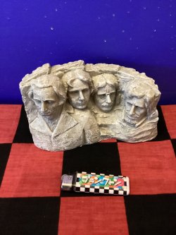 画像1: マウントラッシュモア　コインバンク