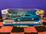画像: ルーニートゥーンズ　ダイキャストカー コヨーテフィギュア付き(1970Plymouth Road Runner/ JADATOYS社製)