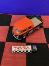 画像: 1963年ワーゲンバス　ダブルキャブ　ミニカー（オレンジ×ダークグリーン）