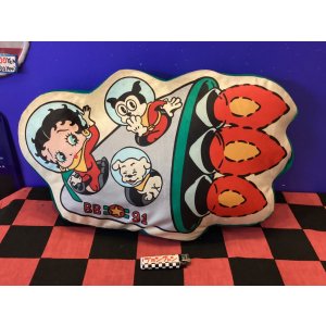 画像: ダイカットクッション(ベティー/ロケット)