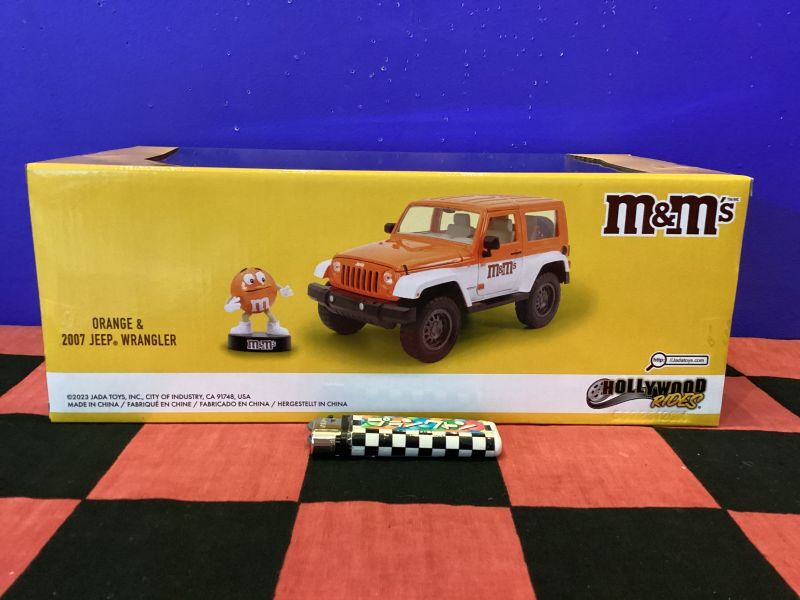 M&M's ダイキャストカー 2007ジープラングラー オレンジフィギュア付き