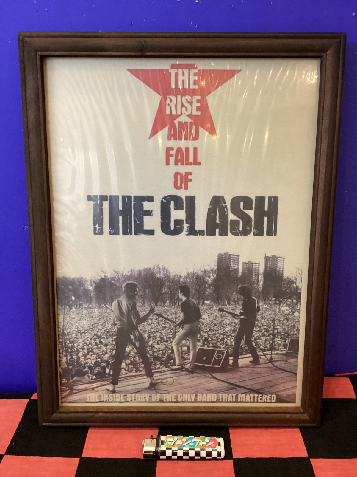 画像1: 額入りヴィンテージロックバンドポスター（THE CLASH/クラッシュ）