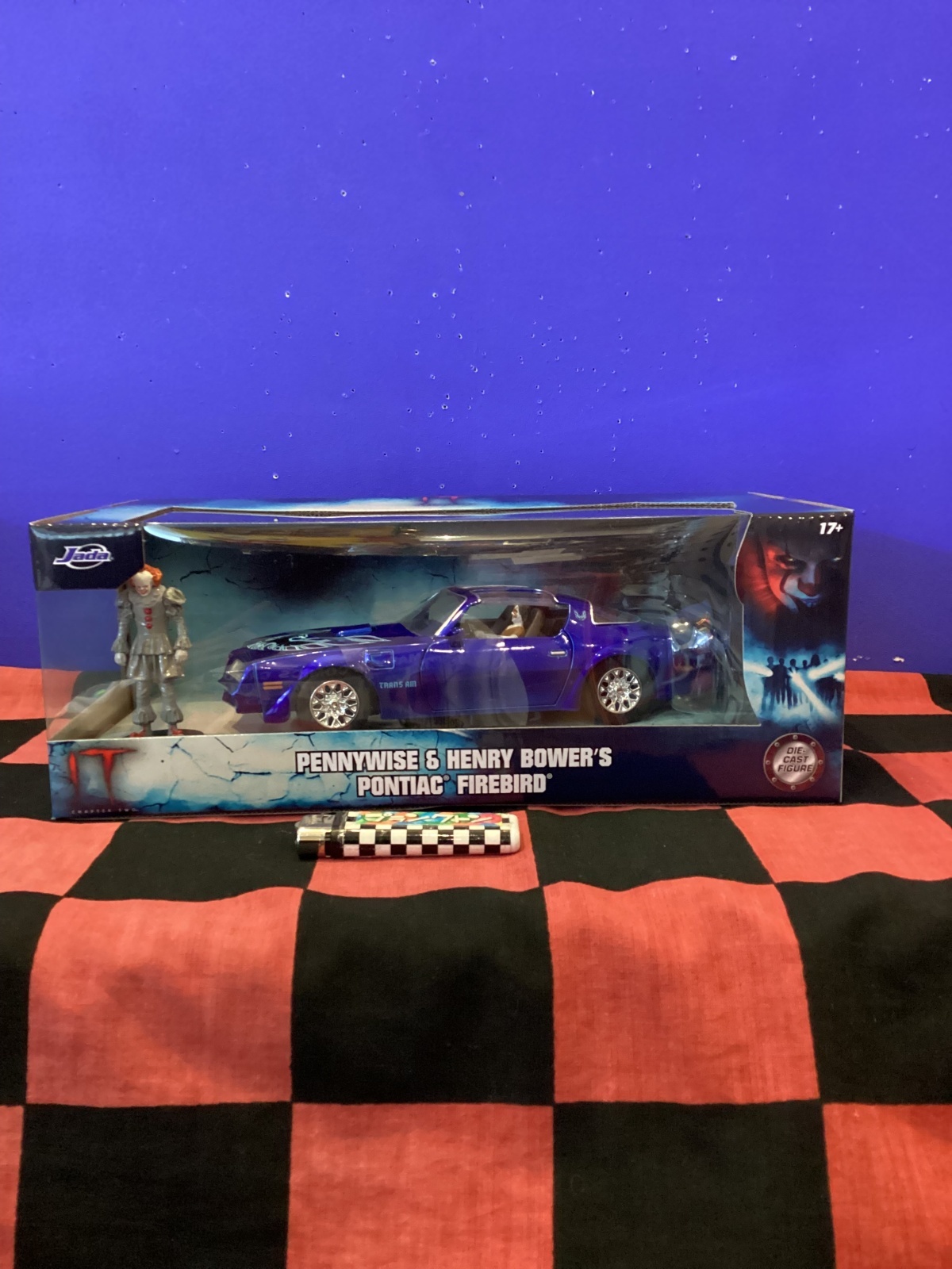 画像1: ペニーワイズ　ダイキャストカー フィギュア付き(IT PENNYWISE & HENRY BOWER'S PONTIAC FIREBIRD / JADATOYS社製)